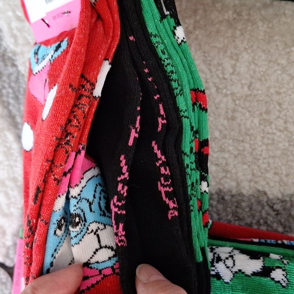 ✨️Host Pick✨️ NEW BETSEY JOHNSON 3 Pair Christmas Dogs Crew Sock Set - Picture 3 of 6